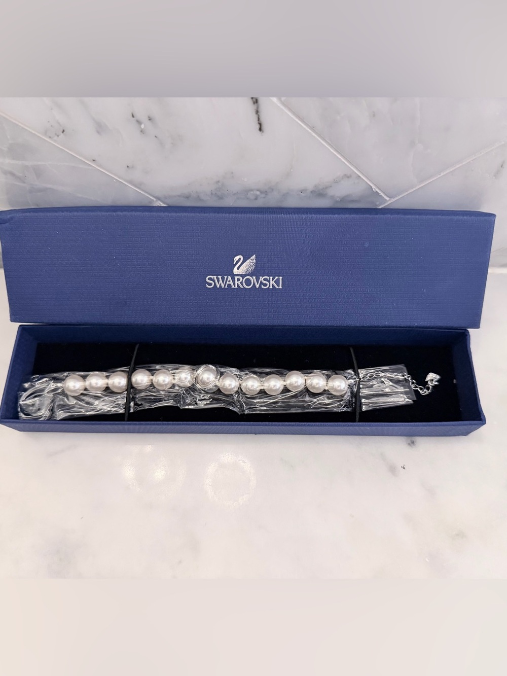 NIB VINTAGE Swarovski White Pearl and Crystal Bracelet